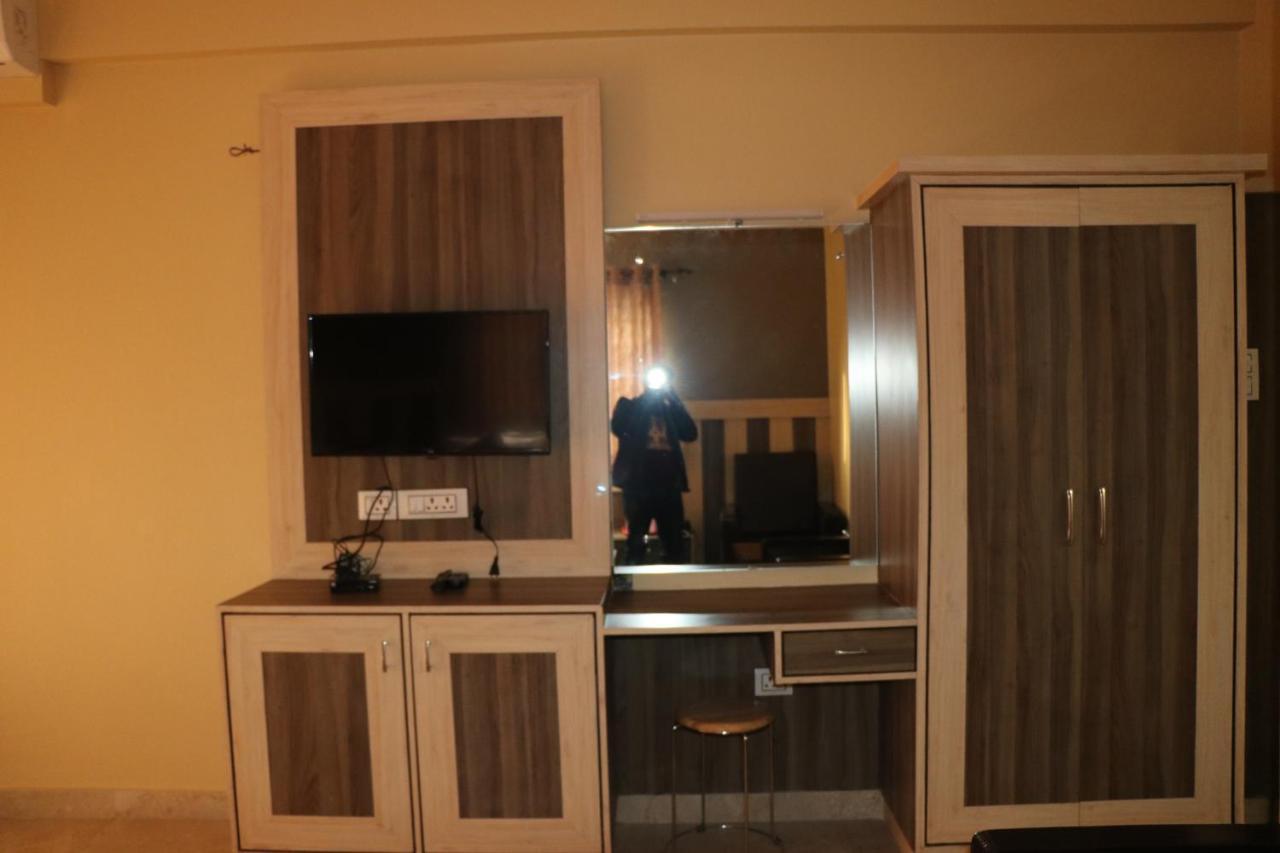 Hotel Visitors Inn , โพคารา ภายนอก รูปภาพ