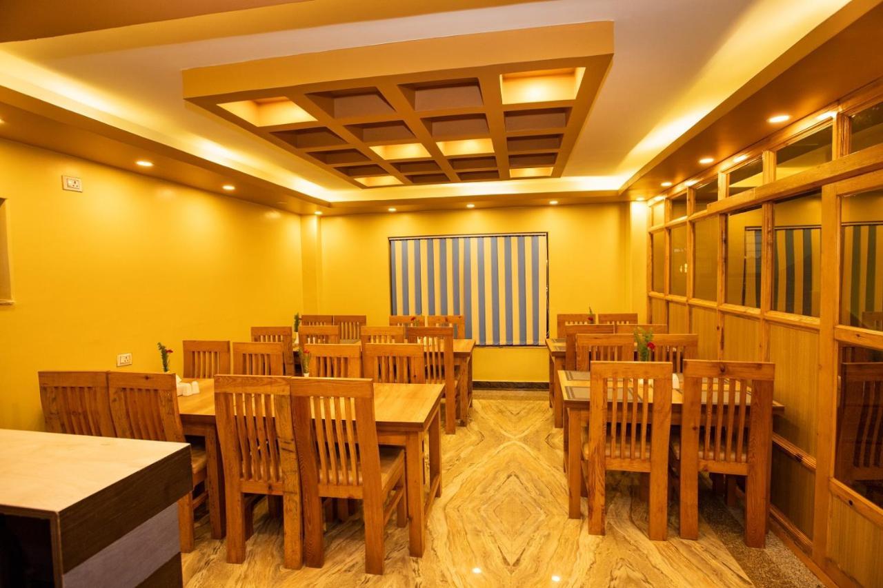 Hotel Visitors Inn , โพคารา ภายนอก รูปภาพ