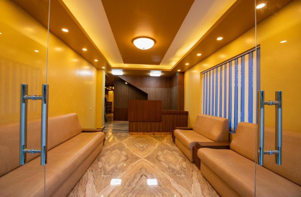 Hotel Visitors Inn , โพคารา ภายนอก รูปภาพ