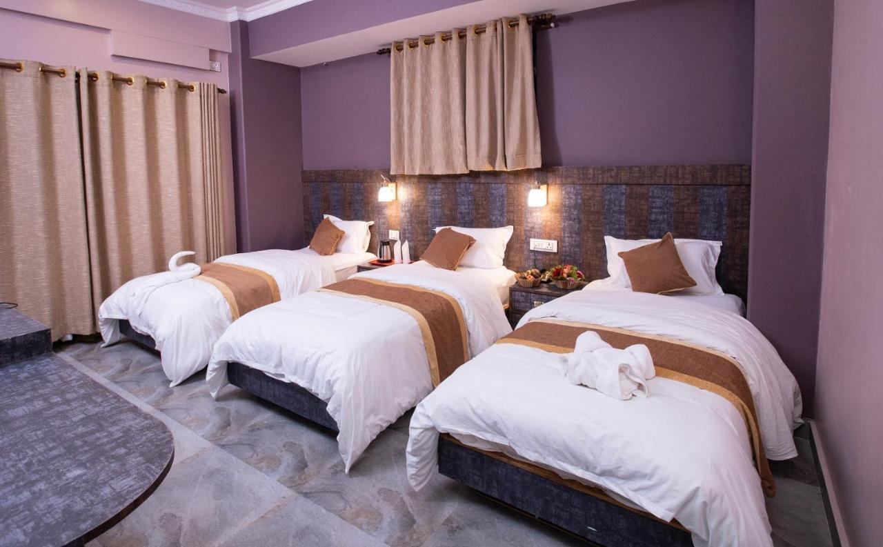 Hotel Visitors Inn , โพคารา ภายนอก รูปภาพ